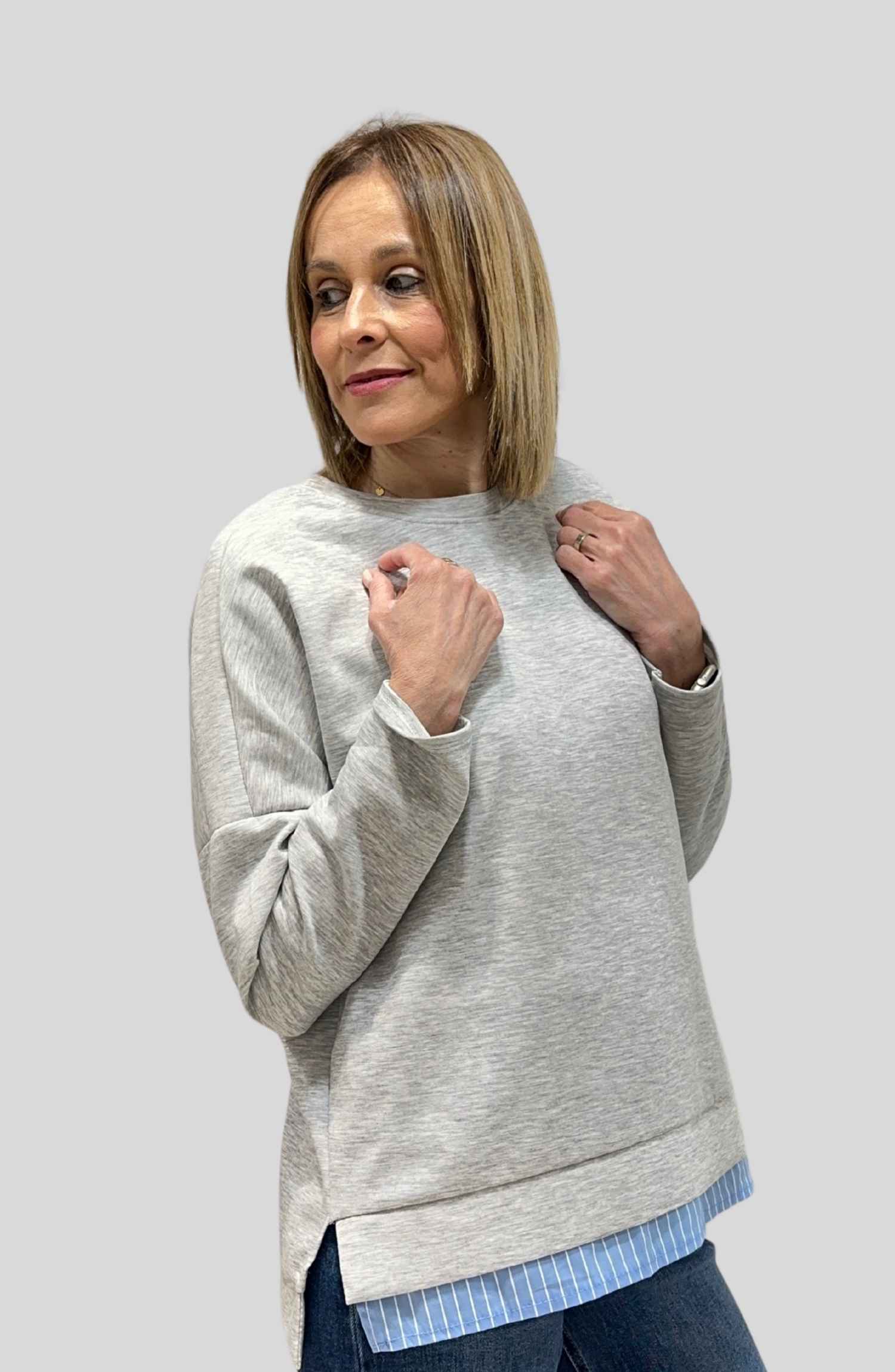 Articulo sudadera con bajo rayas gris en Ananda Boutique Granollers