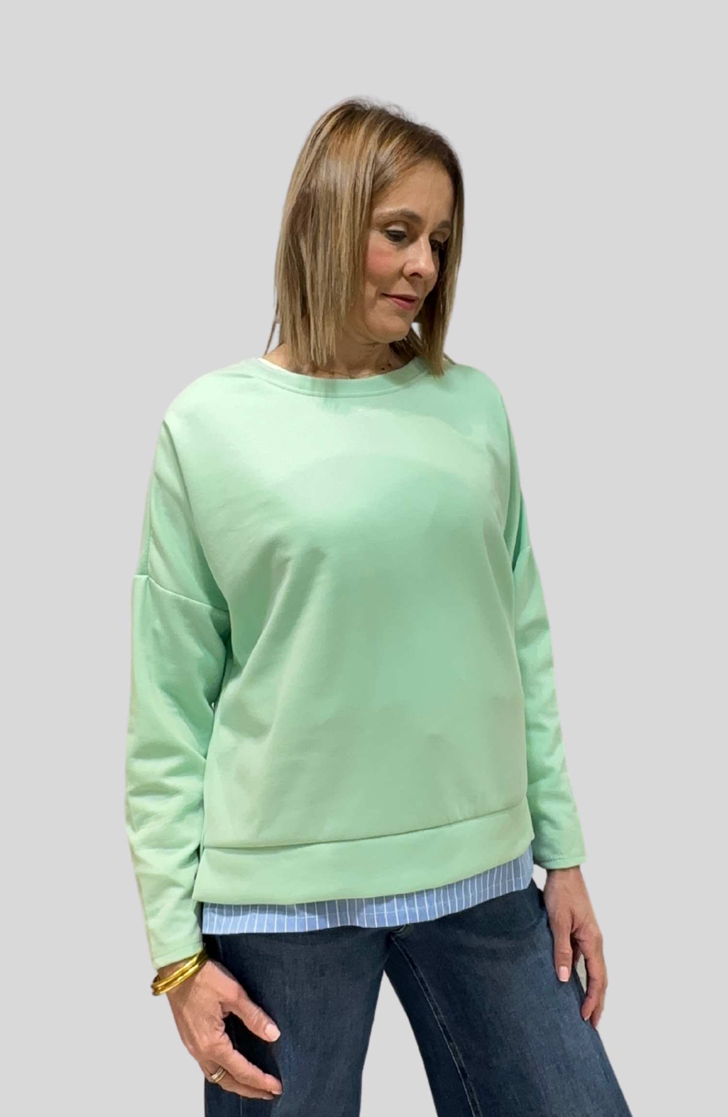 Articulo sudadera con bajo rayas verde en Ananda Boutique Granollers