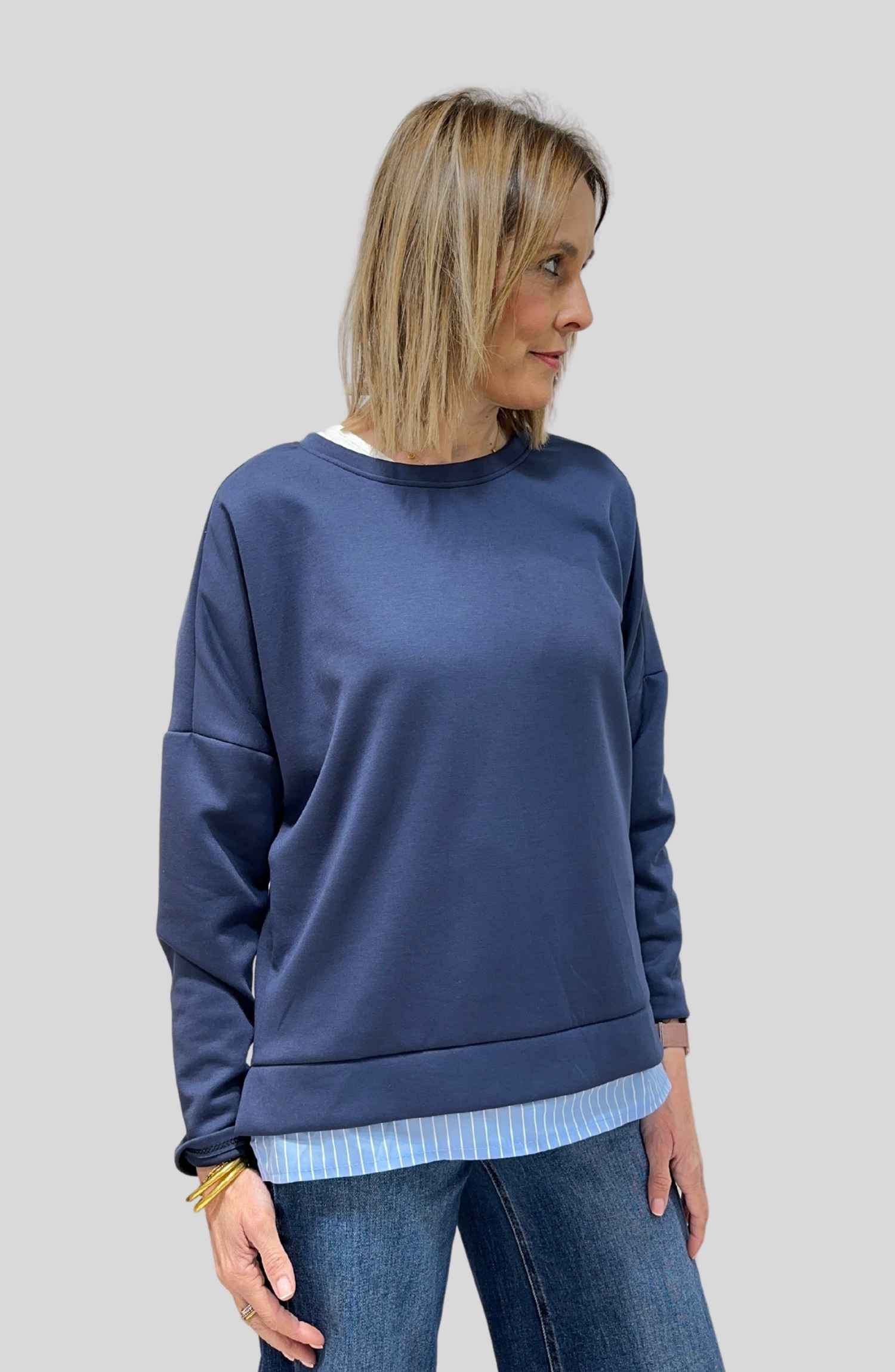 Articulo sudadera con bajo rayas azul marino en Ananda Boutique Granollers